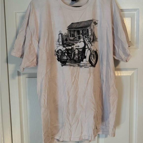 Harley-Davidson White Short Sleeve Tee with Vintage Motorcycle Design - Picture 1 of 3
